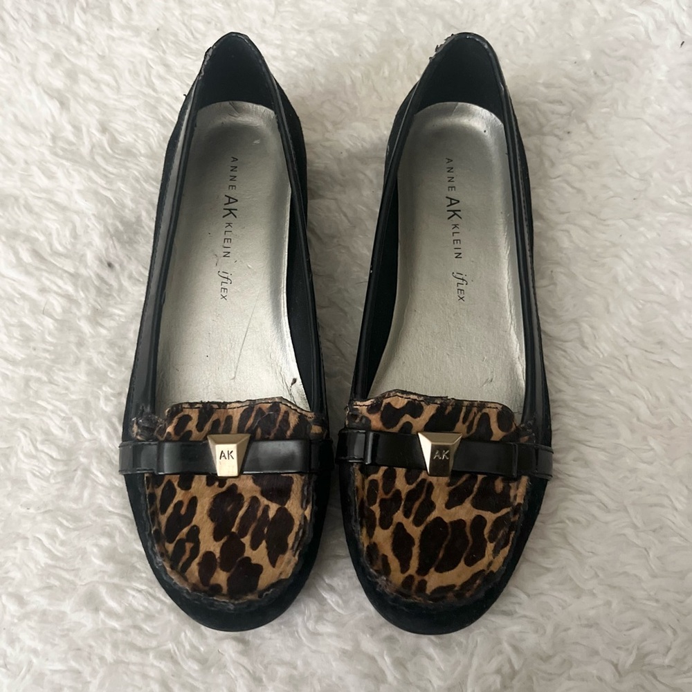 Anne Klein Black Flats with Leopard Print Accents